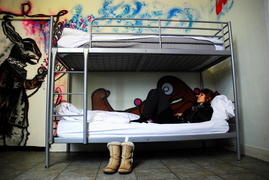 Bob'S Youth Hostel Amsterdam Room photo