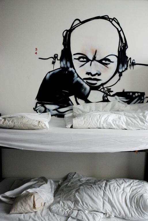 Bob'S Youth Hostel Amsterdam Room photo